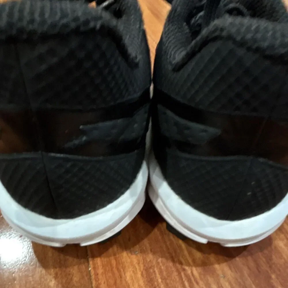 adidas Black/White Kids Baseball Softball Cleats size 1.5